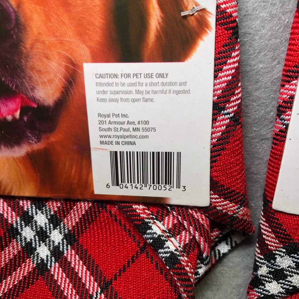 PAIR OF COMPANION GEAR 19”x19” PET BANDANAS, NEW IN PACKAGING - Picture 6 of 6